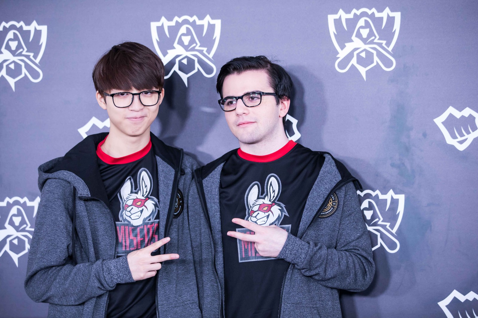 TL力克DK,Hanssama线上压制力十足顶尖较量八强赛,引爆全场热议 TL力克DK,Hanssama线上压制力十足顶尖较量八强赛,引爆全场热议