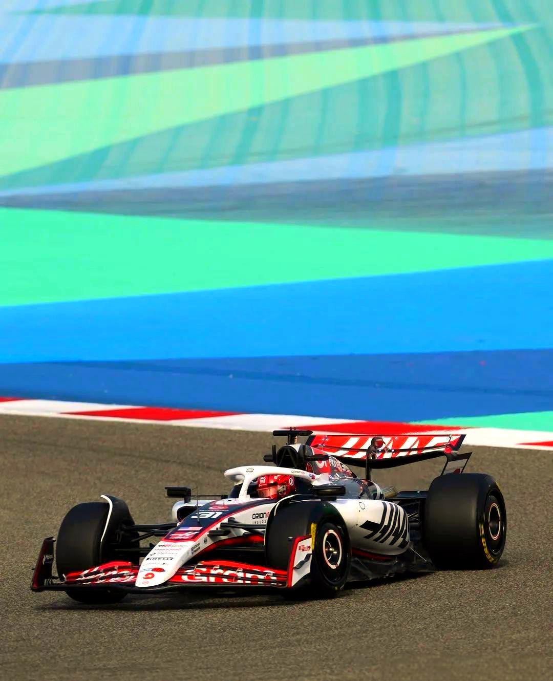 哈斯车队绝杀法拉利,皮亚斯特里高光表现 哈斯车队绝杀法拉利,皮亚斯特里高光表现