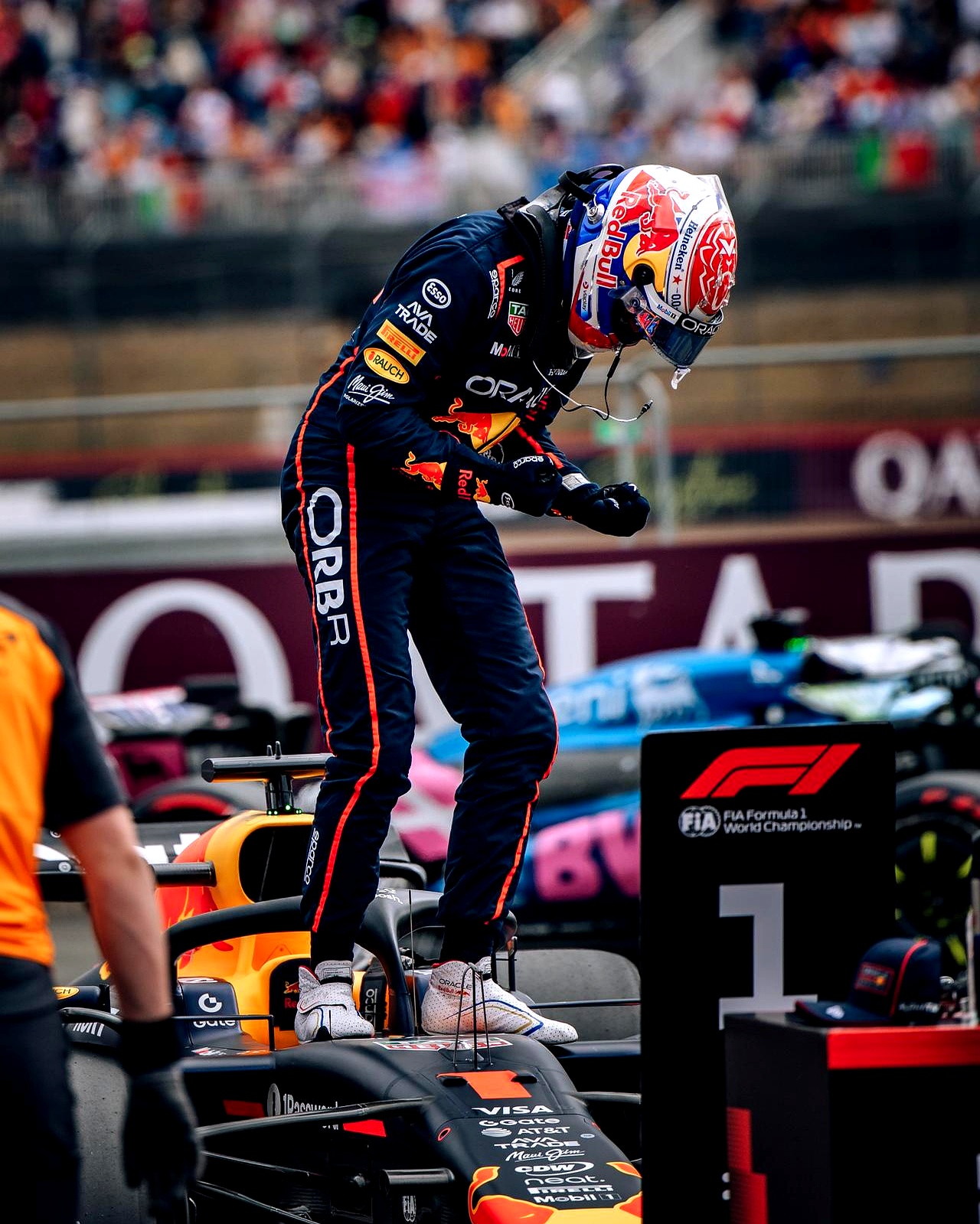 哈斯车队轻取红牛二队,塞恩斯关键制胜 哈斯车队轻取红牛二队,塞恩斯关键制胜