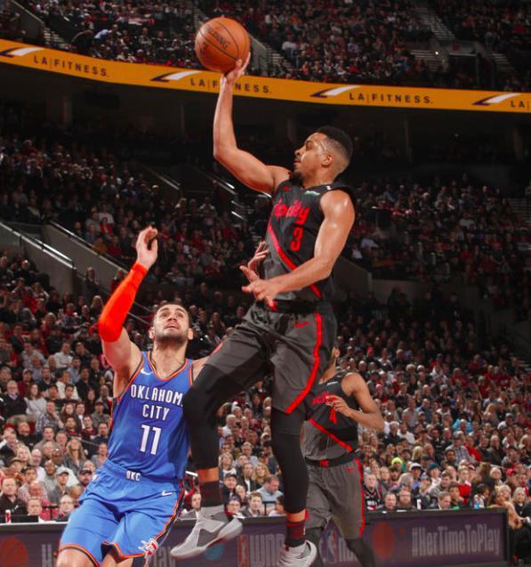 天津队翻盘新疆队,利拉德关键制胜 天津队翻盘新疆队,利拉德关键制胜